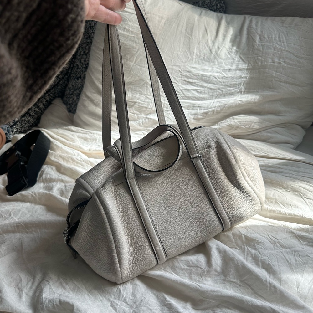 Elegant Cream Leather Handbag